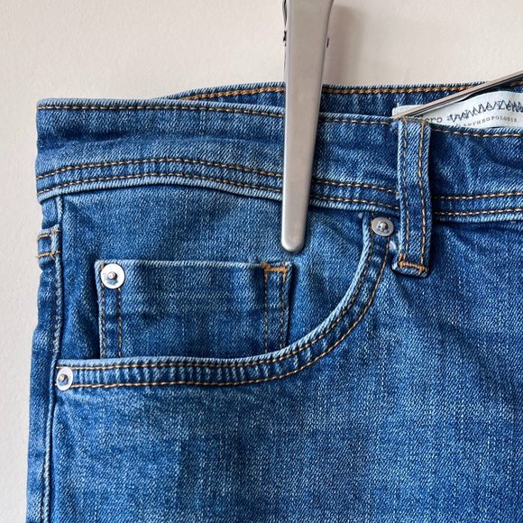 Gently Worn Pilcro and the Letterpress by Anthropologie Slim Straight Jeans - Picture 3 of 13